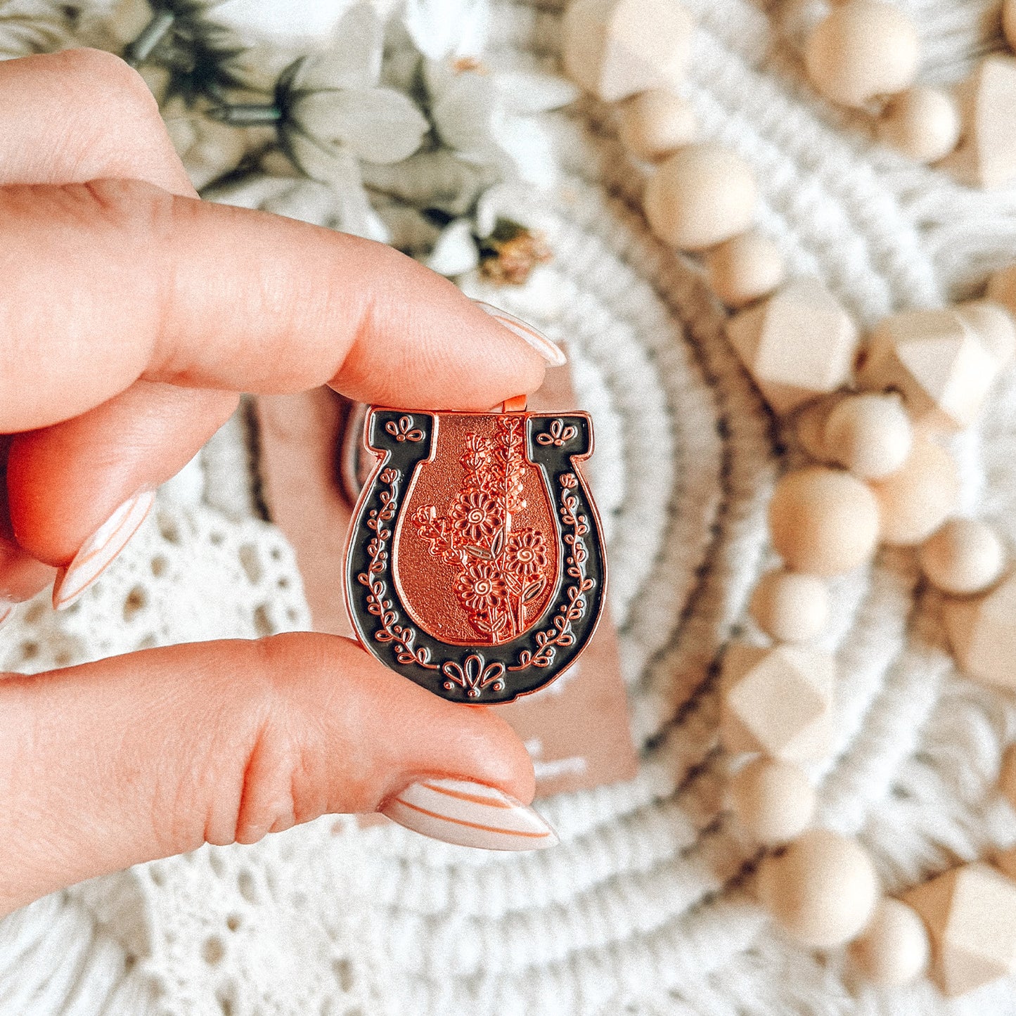 Lucky Horseshoe Enamel Hat Clip